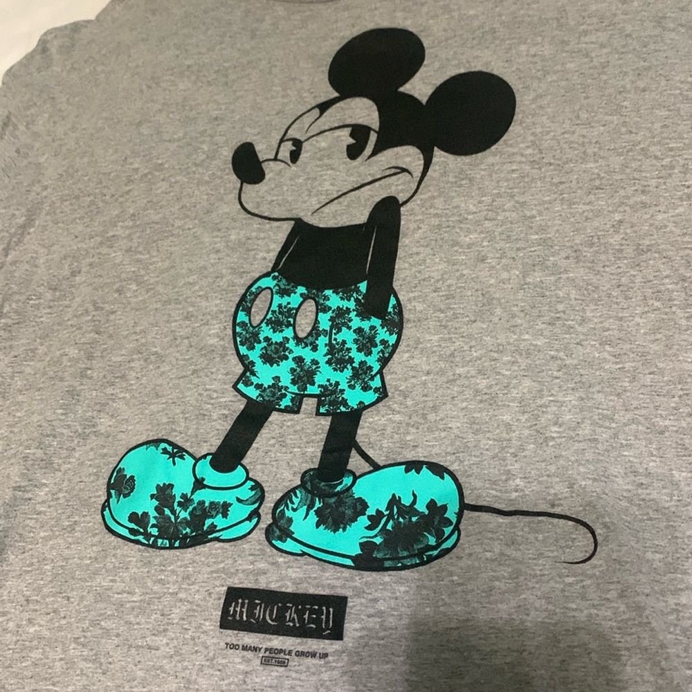 Disney Neff Mickey T-Shirt…I don’t want to grow up…Great Condition